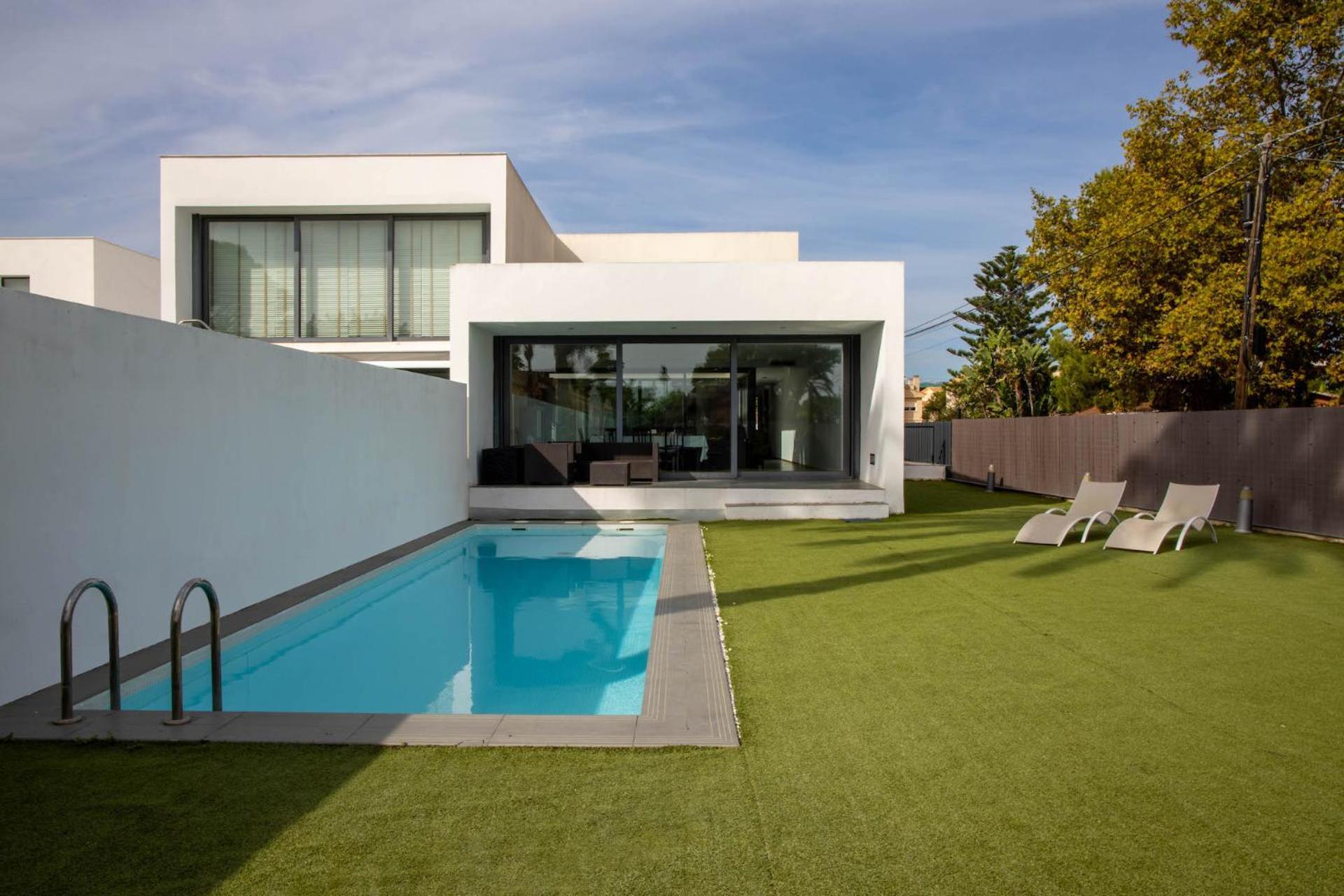 Modern Villa With Private Pool/ 400M To The Beach เกรา เด กัสเตยอน ภายนอก รูปภาพ